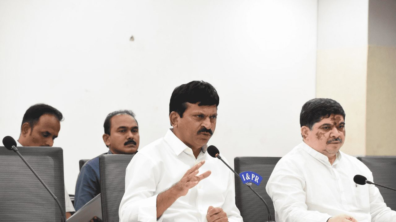 Telangana State Cabinet Approves DA, Metro Expansion, and Diwali Housing for Employees 2 Telangana Cabinet announces DA for employees, Hyderabad Metro expansion, and housing benefits for Diwali 2024
